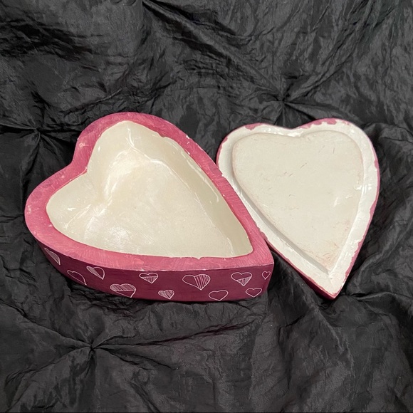 Heart Trinket Box Carved Soapstone Handmade in Kenya Valentine - Picture 2 of 2